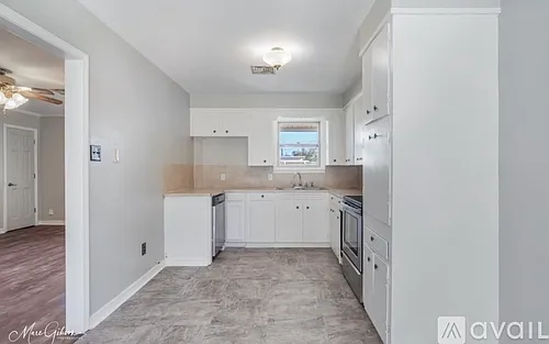 1612 Bradley St Photo 1