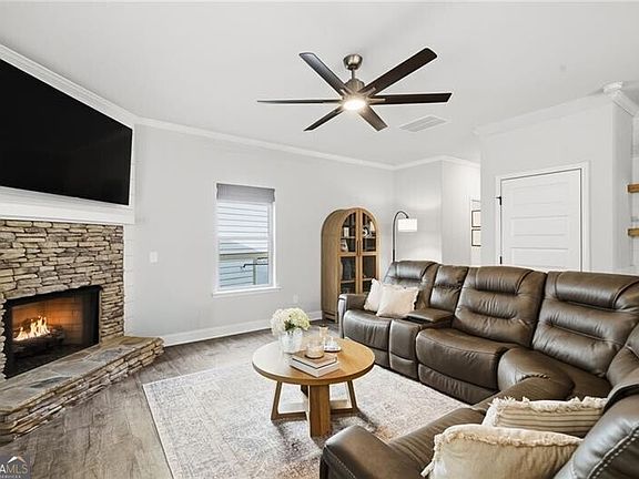 3rd image of 603 Mount Moriah Rd