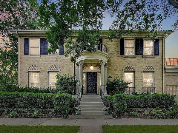 1141 N Euclid Ave, Oak Park, IL 60302