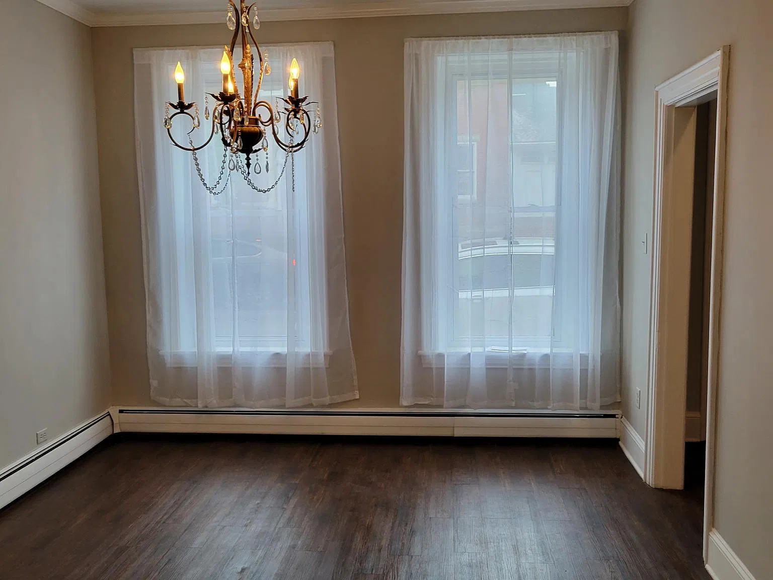 2 bed, 1600 sqft, $1,600 — Photo 4