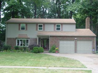 32640 Carriage Ln, Avon Lake, OH 44012