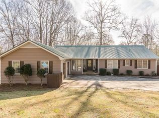5977 Shadburn Ferry Rd, Buford, GA 30518