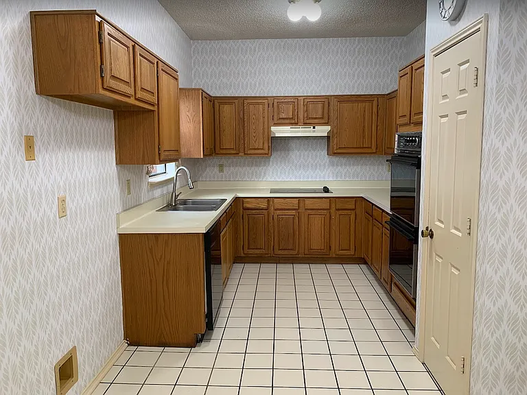 2711 Cherlin Pl — Photo 9