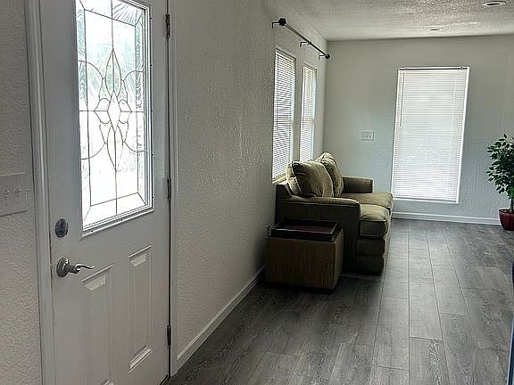3rd image of 62 Lamplight Ct