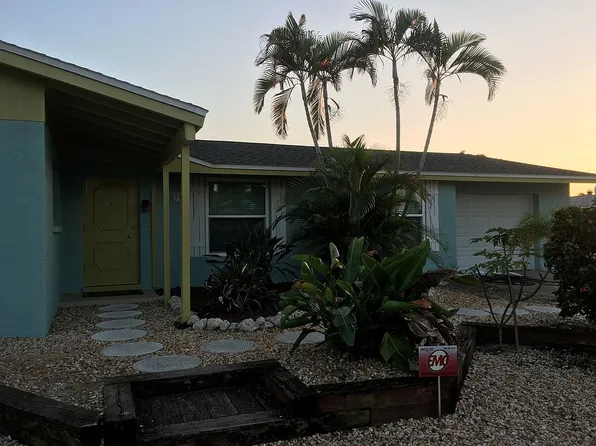 9907 Royal Palm Dr, Bradenton, FL 34210