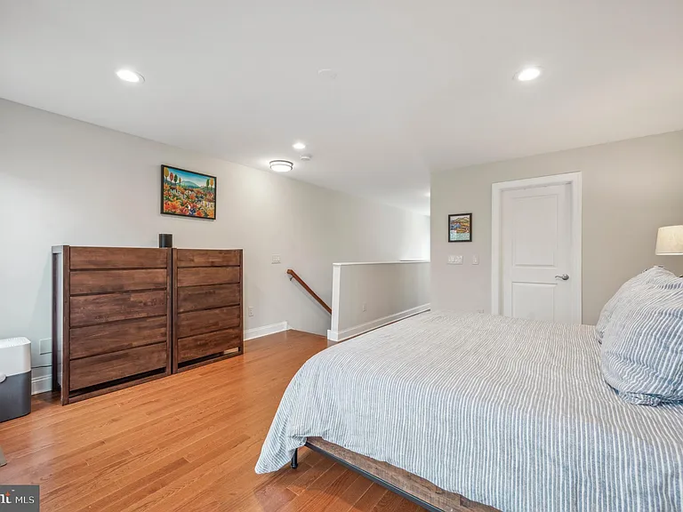1802 Christian St — Photo 23