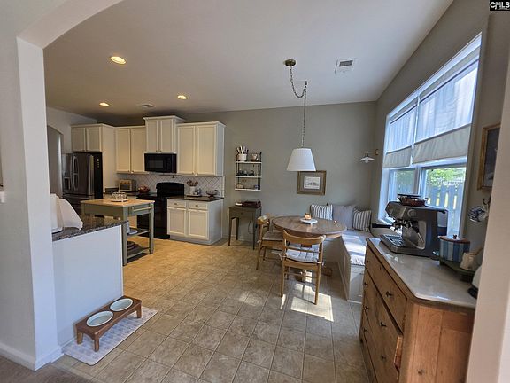 4th image of 340 Pinnacle Ridge Dr