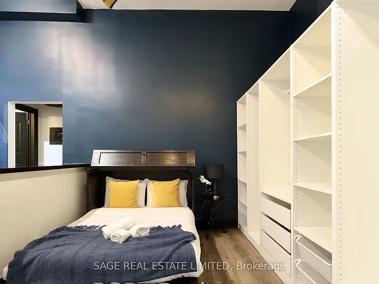 631 Queen St W #2 — Photo 7