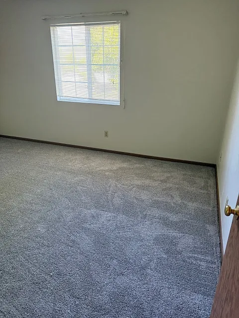 Building Photo - 128 Westside Dr #6