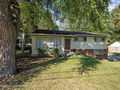 1049 Maycroft Rd, Lansing, MI, 48917