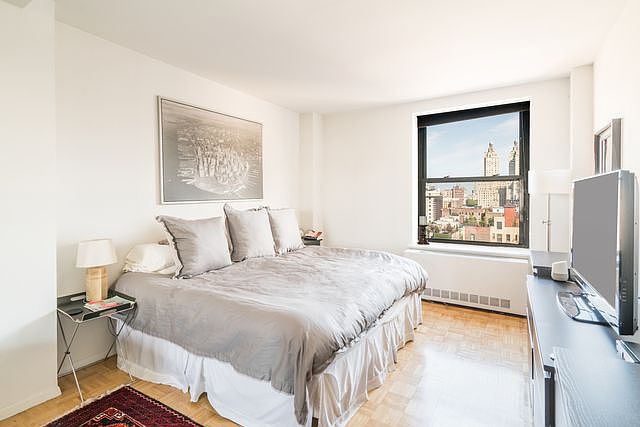 2nd image of 201 W 74th St APT 14D