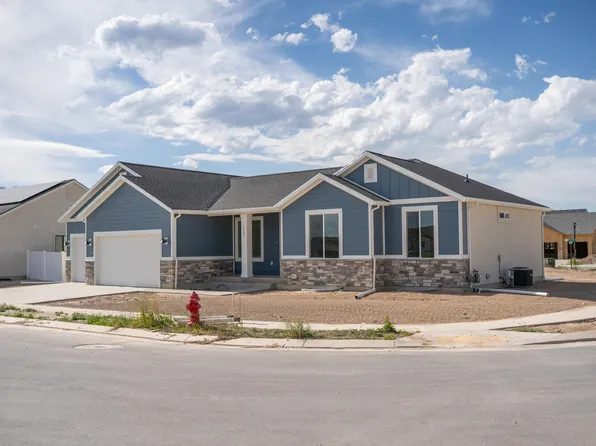2403 E Sunflower Dr #449, Eagle Mountain, UT 84005