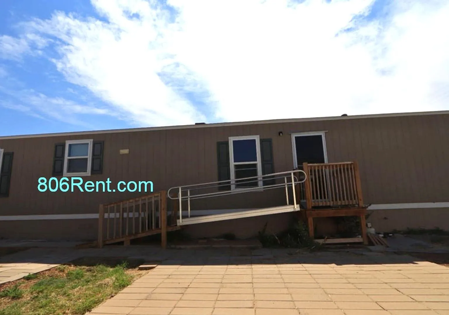 Beautiful Wolfforth Home — Photo 1