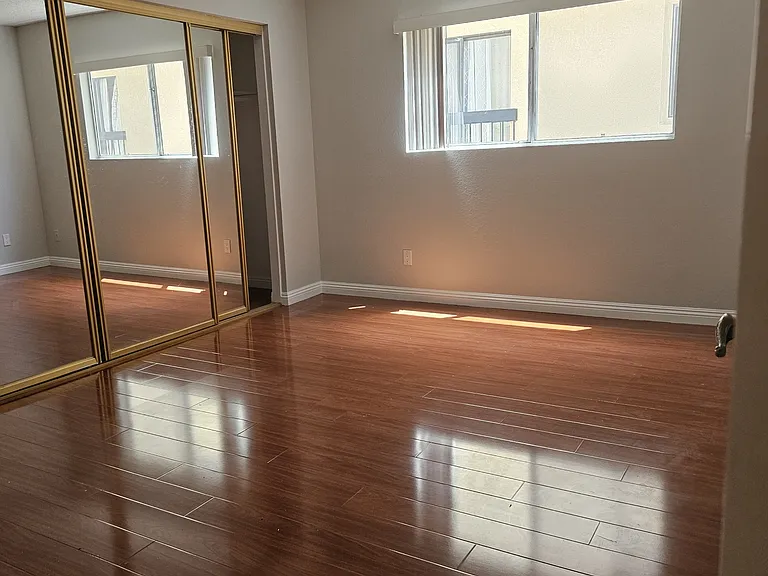 409 W Dryden St #G — Photo 14