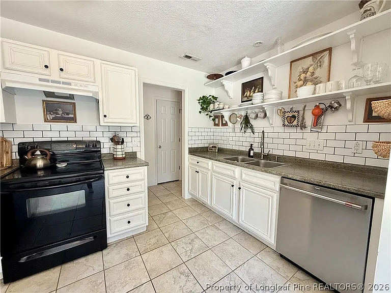 234 Pender Rd — Photo 13