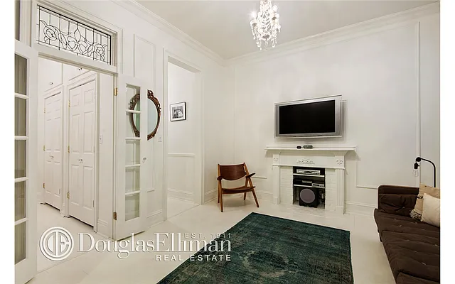 Sold by Douglas Elliman | media 12