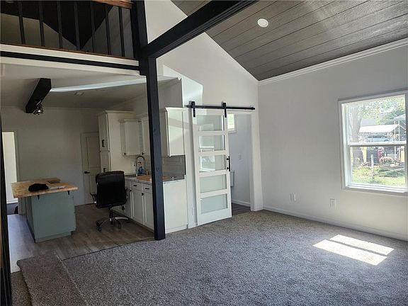4th image of 817 S Scott Ave