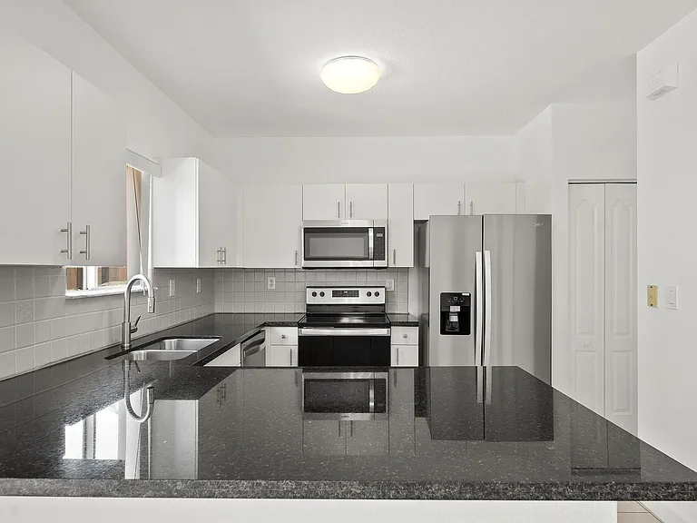 21459 SW 86th Pl — Photo 27