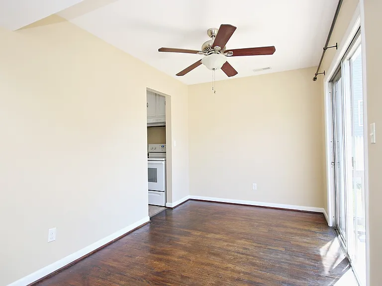2512 Fontaine Ave #B — Photo 4