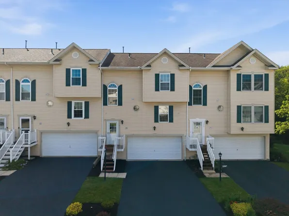 151 Manor View Dr, Manor, PA 15665