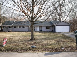 9215 Highland Dr, Grosse Ile, MI 48138