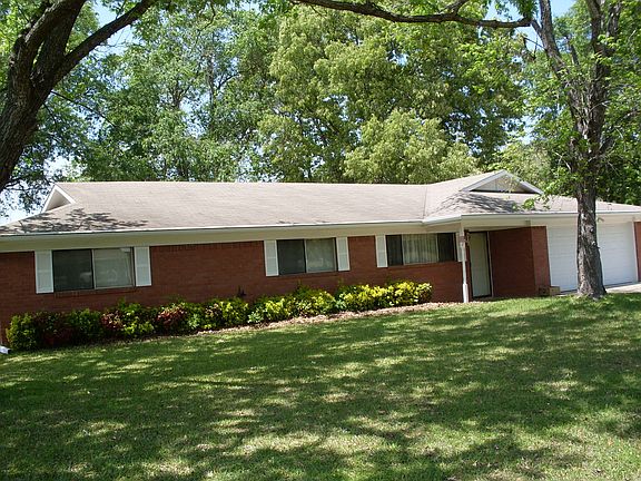 2nd image of 1129 Kings Ln