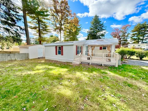 281 Chauncey Walker St #D-141, Belchertown, MA 01007