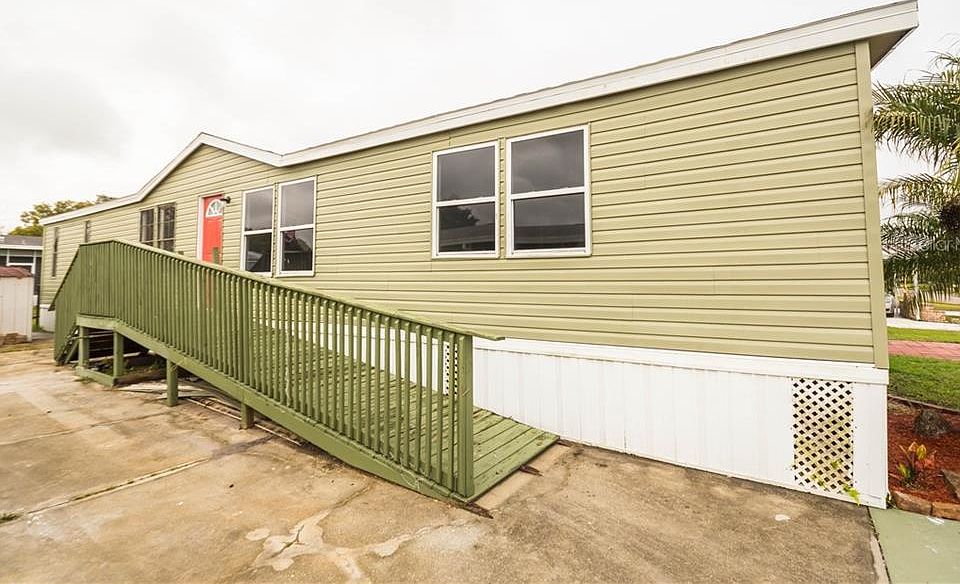 1st image of 439 Leisure Pl