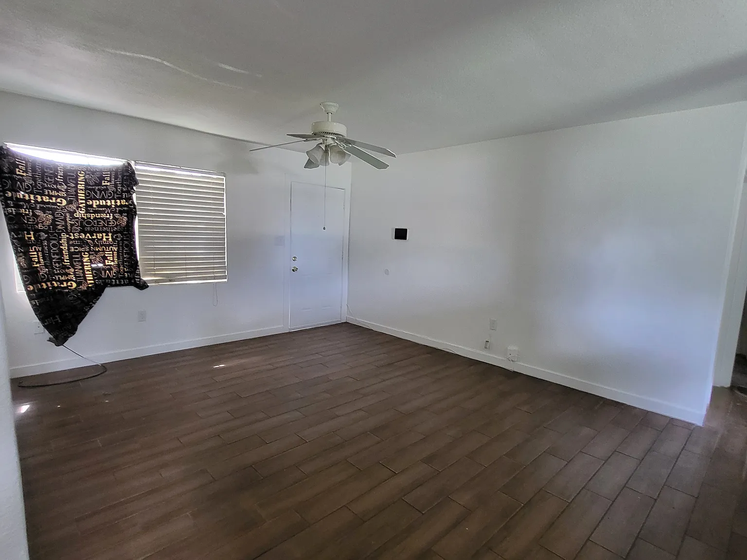 4 bed, 2.5 bath, 1052 sqft, $2,000 — Photo 1