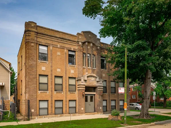 1856 N Sawyer Ave APT 303, Chicago, IL 60647