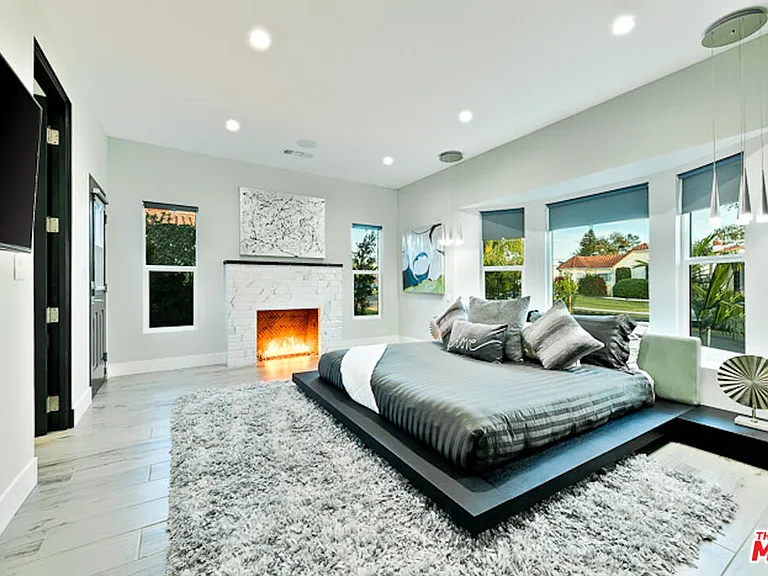 1741 Stearns Dr — Photo 15