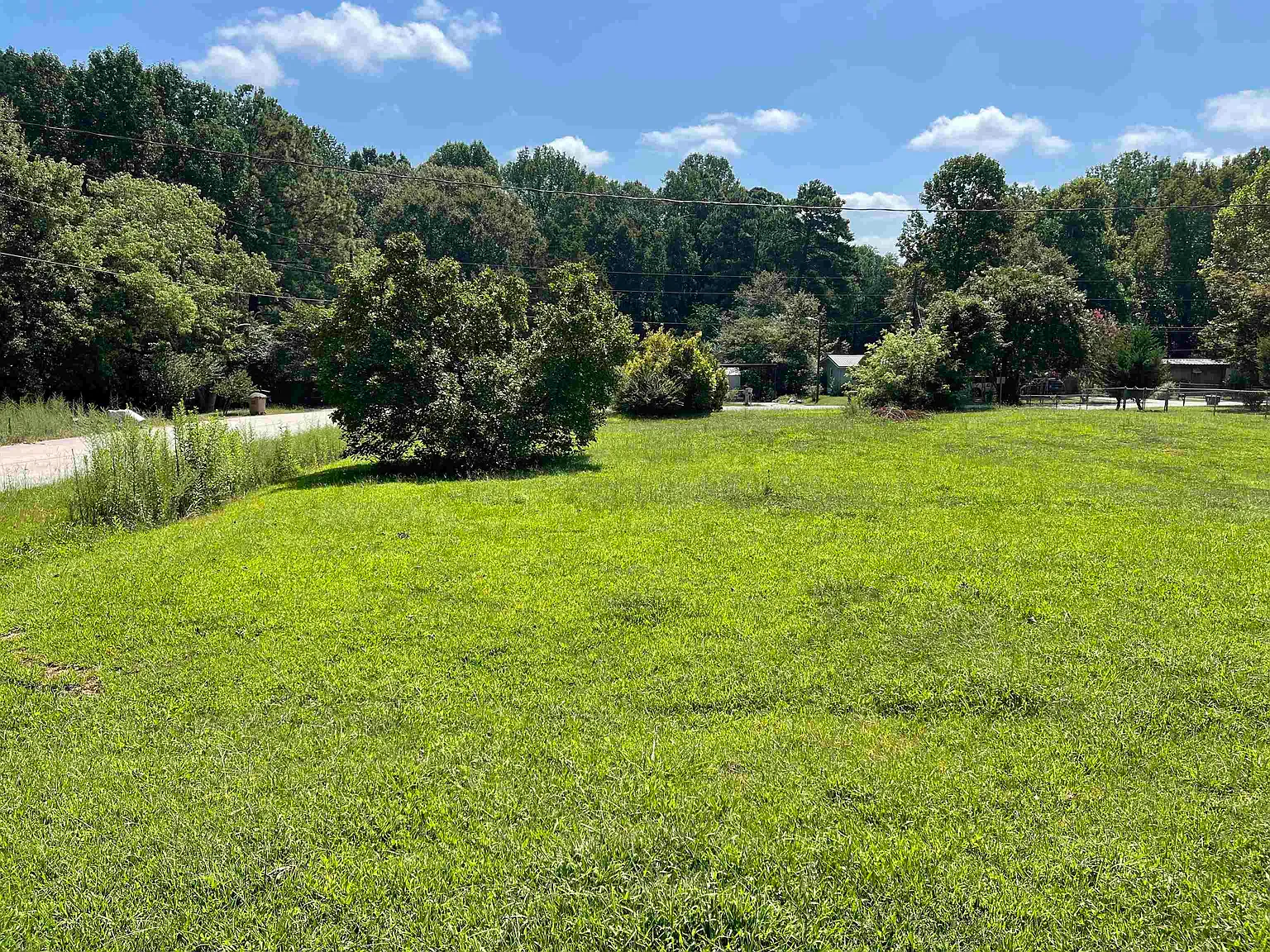 180 Highland Cir photo 1