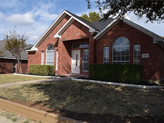 2nd image of 1821 Ambrose Dr
