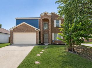 1125 Greenbend Dr, Denton, TX 76210