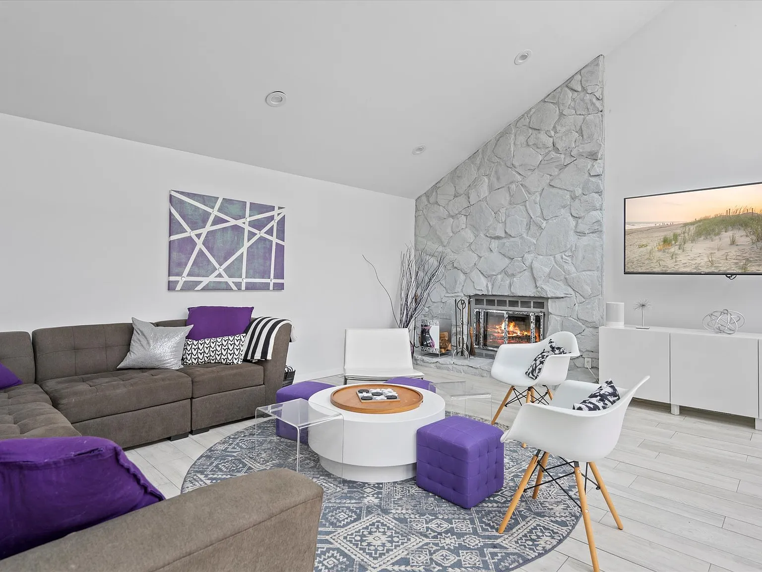 Renovated Quogue Village - Pool & Tennis — Photo 4