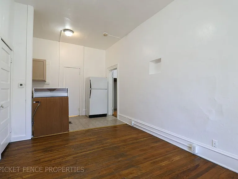 605 Mathews St — Photo 16