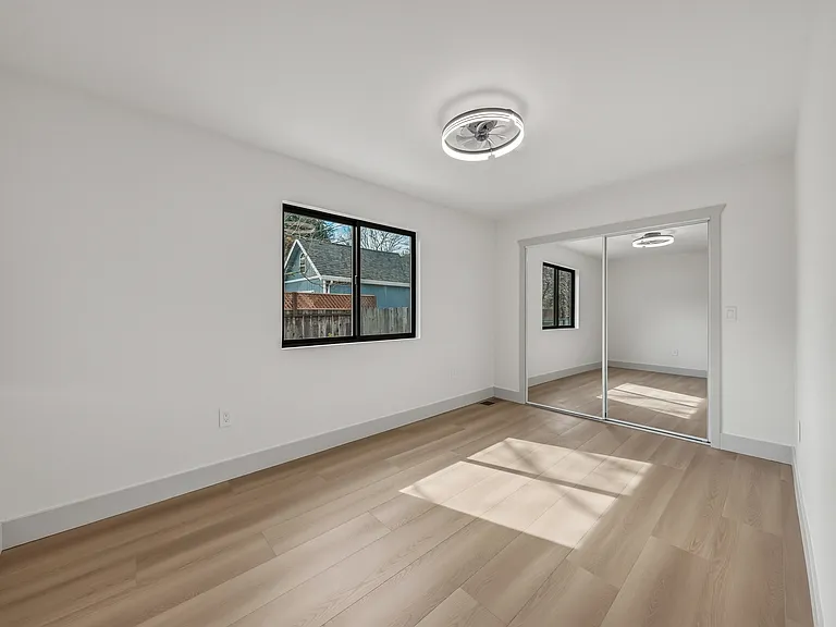 295 Foothill Blvd — Photo 29
