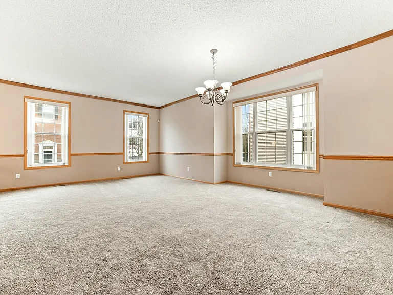 15726 Frisian Ln — Photo 9