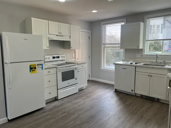 1 Pleasant St APT 2, Blackstone, MA 01504