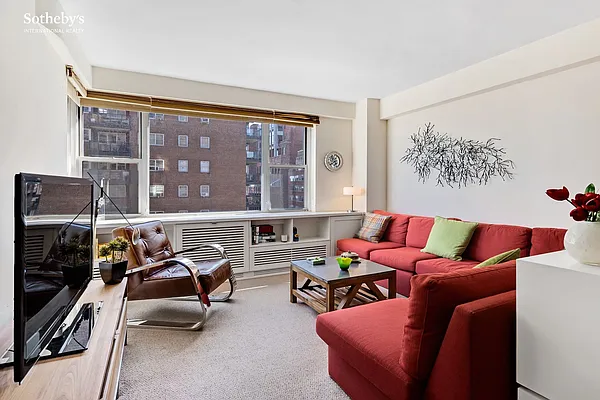 Sold by Sotheby's International Realty | media 3