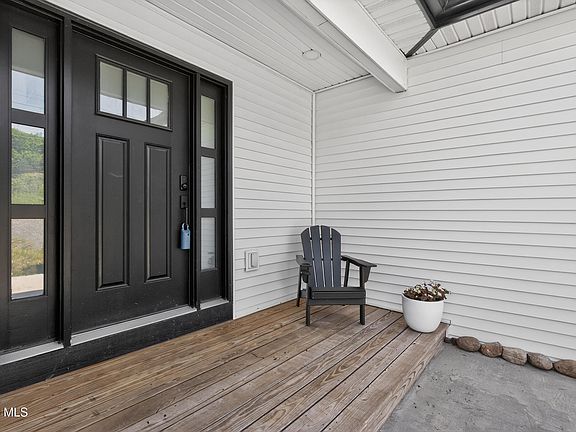 3rd image of 205 Weatherwax Road