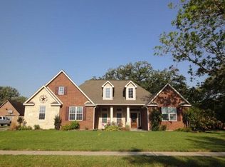 609 Heritage Oaks Dr, Angleton, TX 77515