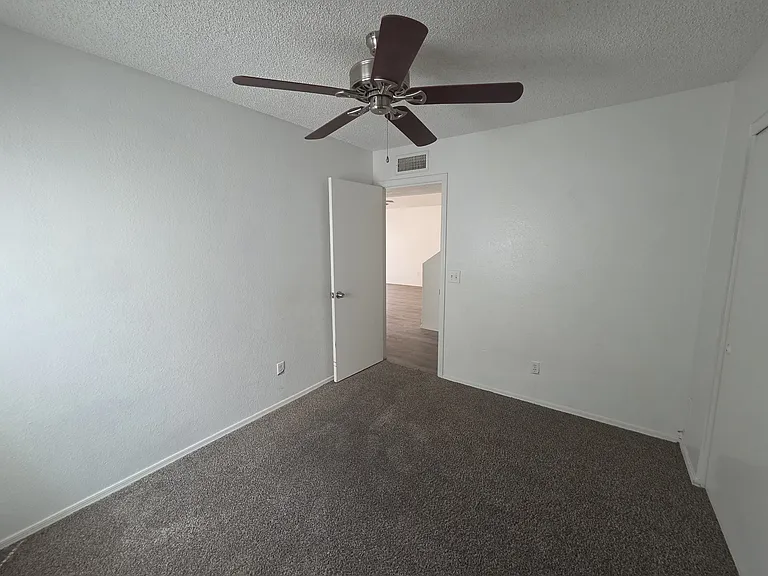8728 W John Cabot Rd — Photo 14