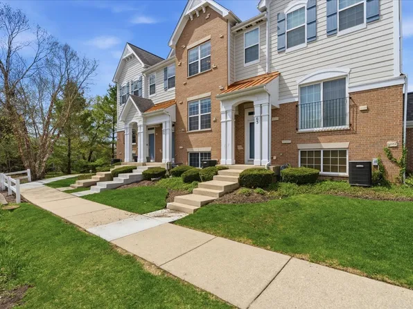 65 Arcadia Ln, Lake Zurich, IL 60047