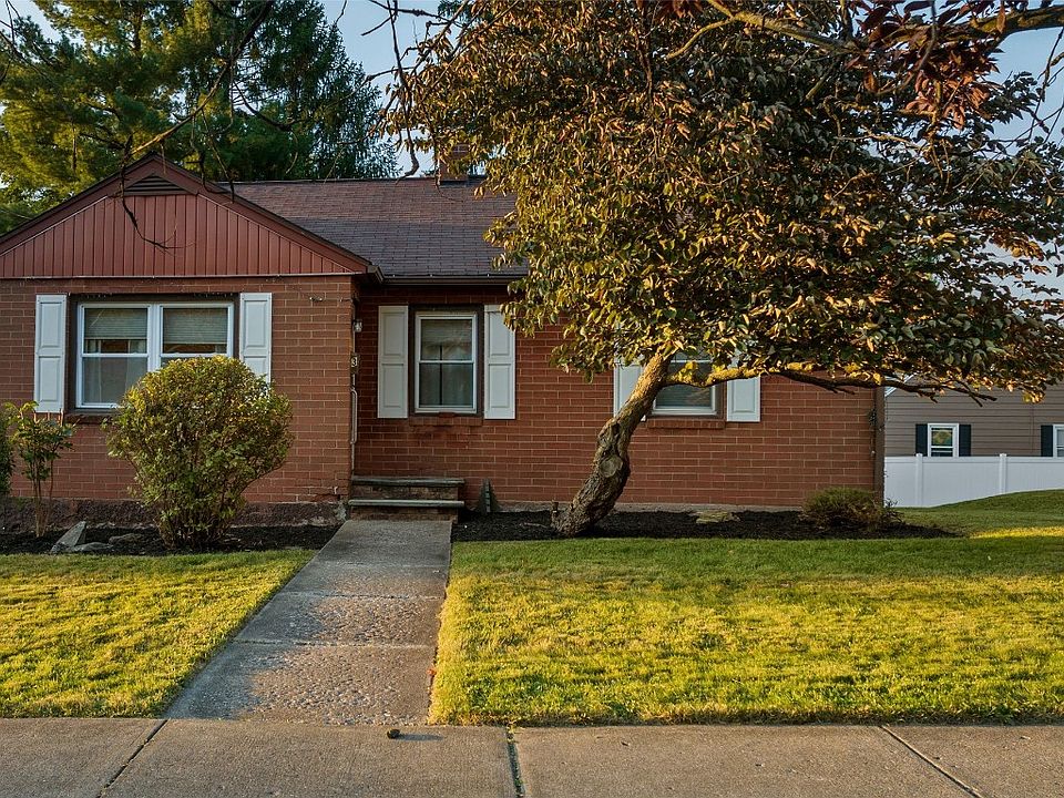 1st image of 3 Edna Ave