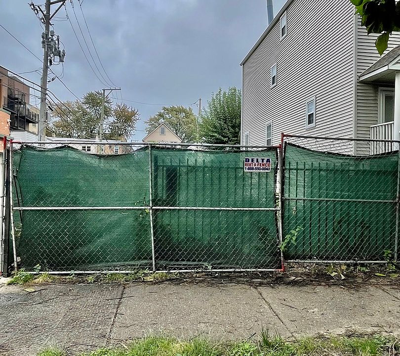 1st image of 2745 N Bosworth Ave