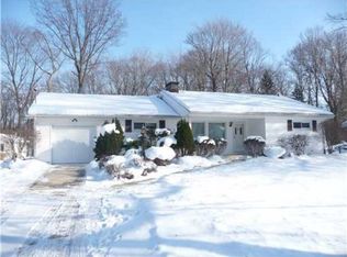 445 Sunset Blvd, Hermitage, PA 16148