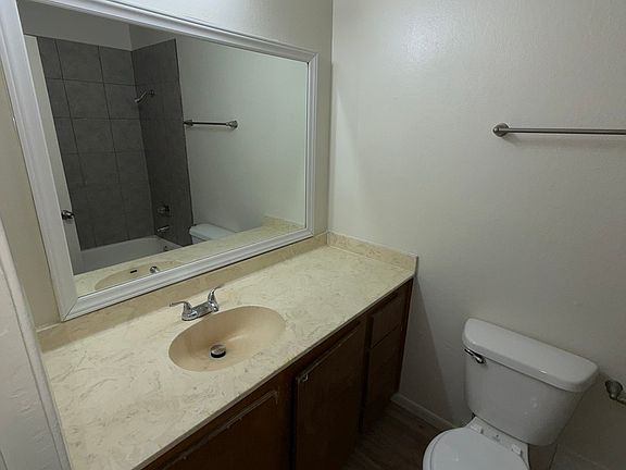 2nd image of 4504 Calle Nogal St #B