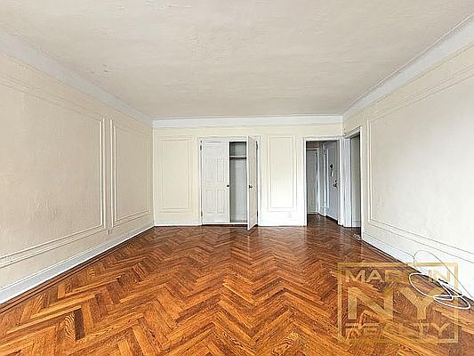 4th image of 2574 33rd St APT 1A