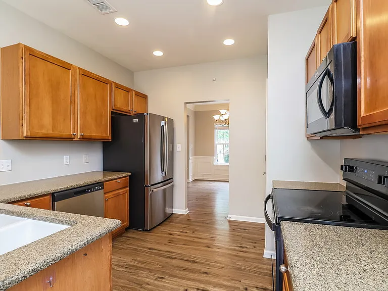 6415 Glenolden Dr — Photo 10